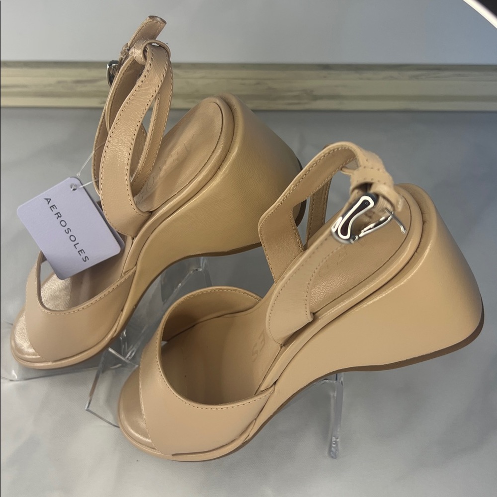 AEROSOLES Tan Strappy Sandals wedges - Picture 3 of 4